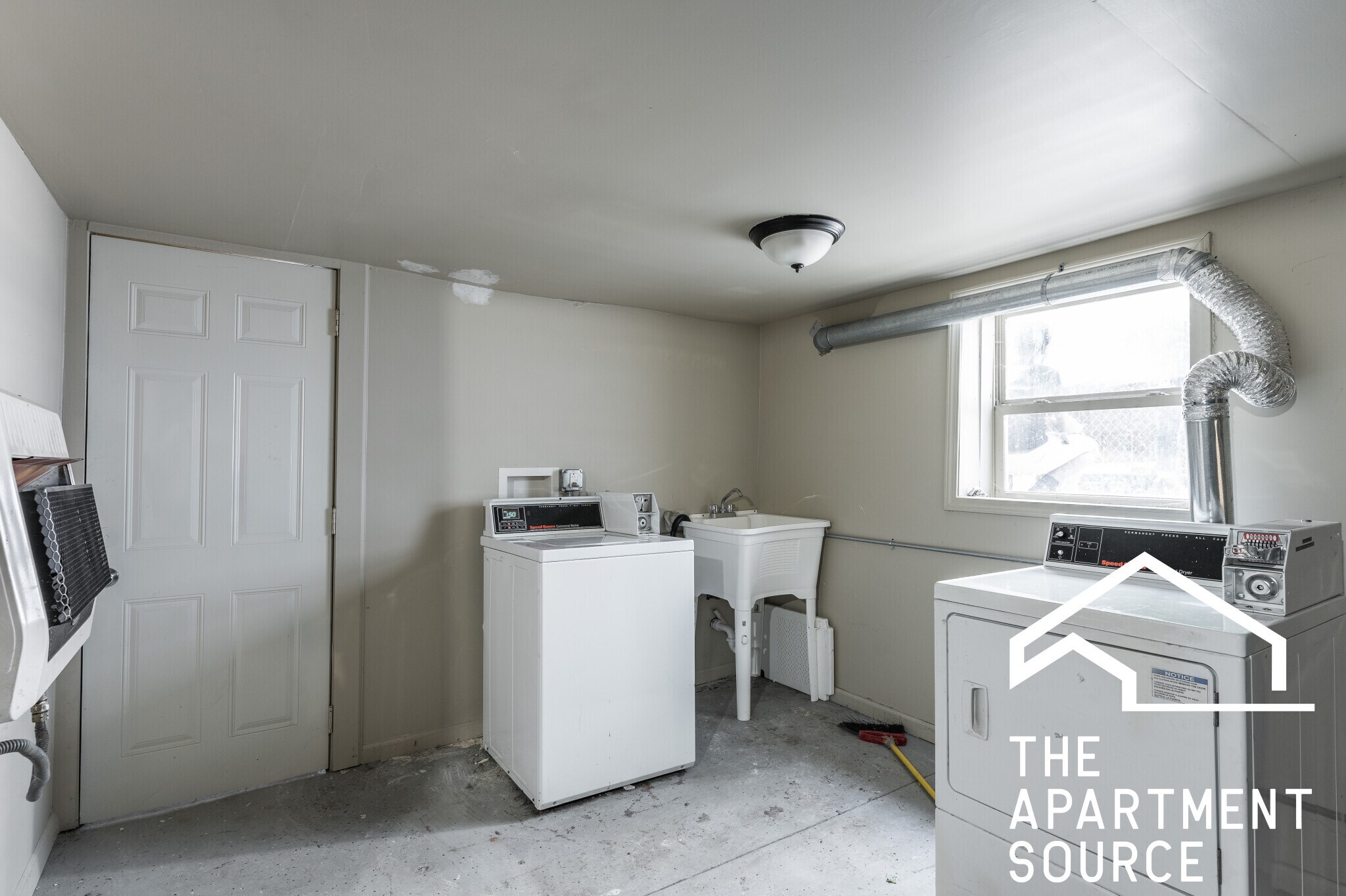 Building Photo - 2618 N Harding Ave