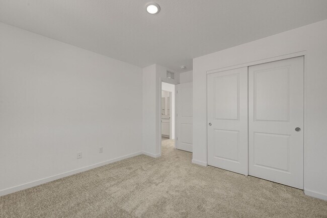 Building Photo - 8532 W Agate Ave