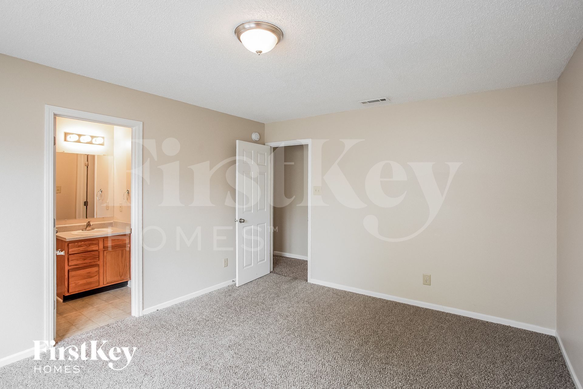 Building Photo - 744 Adagio Dr