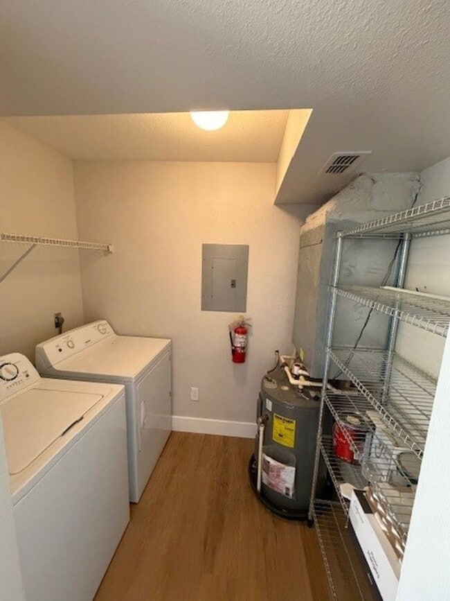 Building Photo - Application pending***Do Not Apply***Spacious 2/2 Condo in Sable Point within gated community