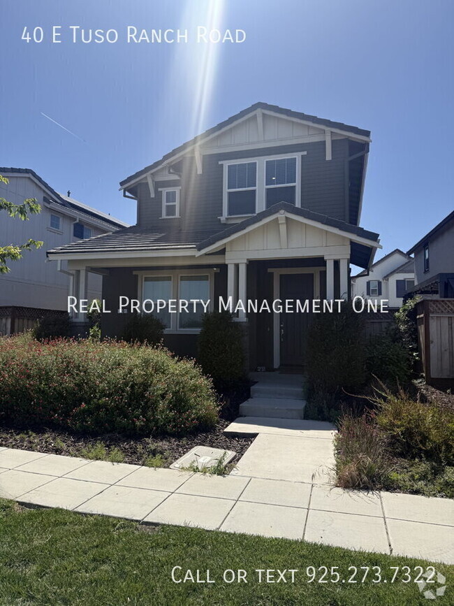 Building Photo - 40 Tuso Ranch Rd