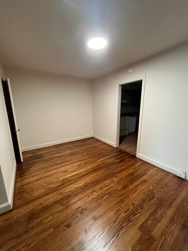 Building Photo - 118 Baggett Pl