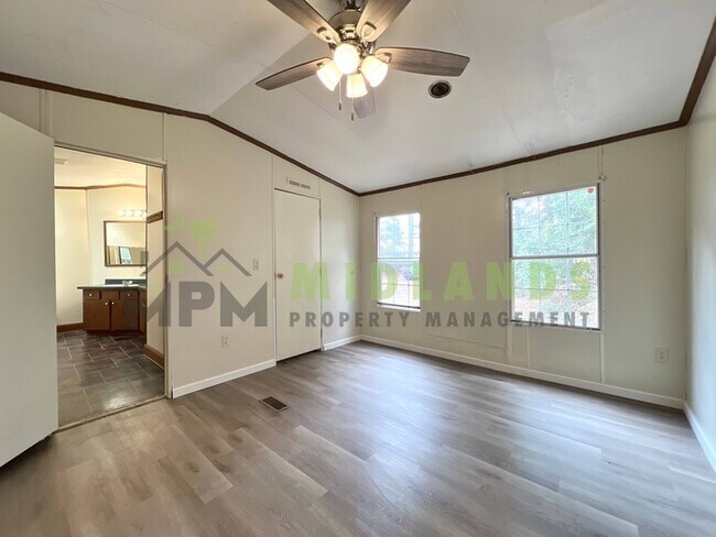 Building Photo - 575 Forts Pond Rd