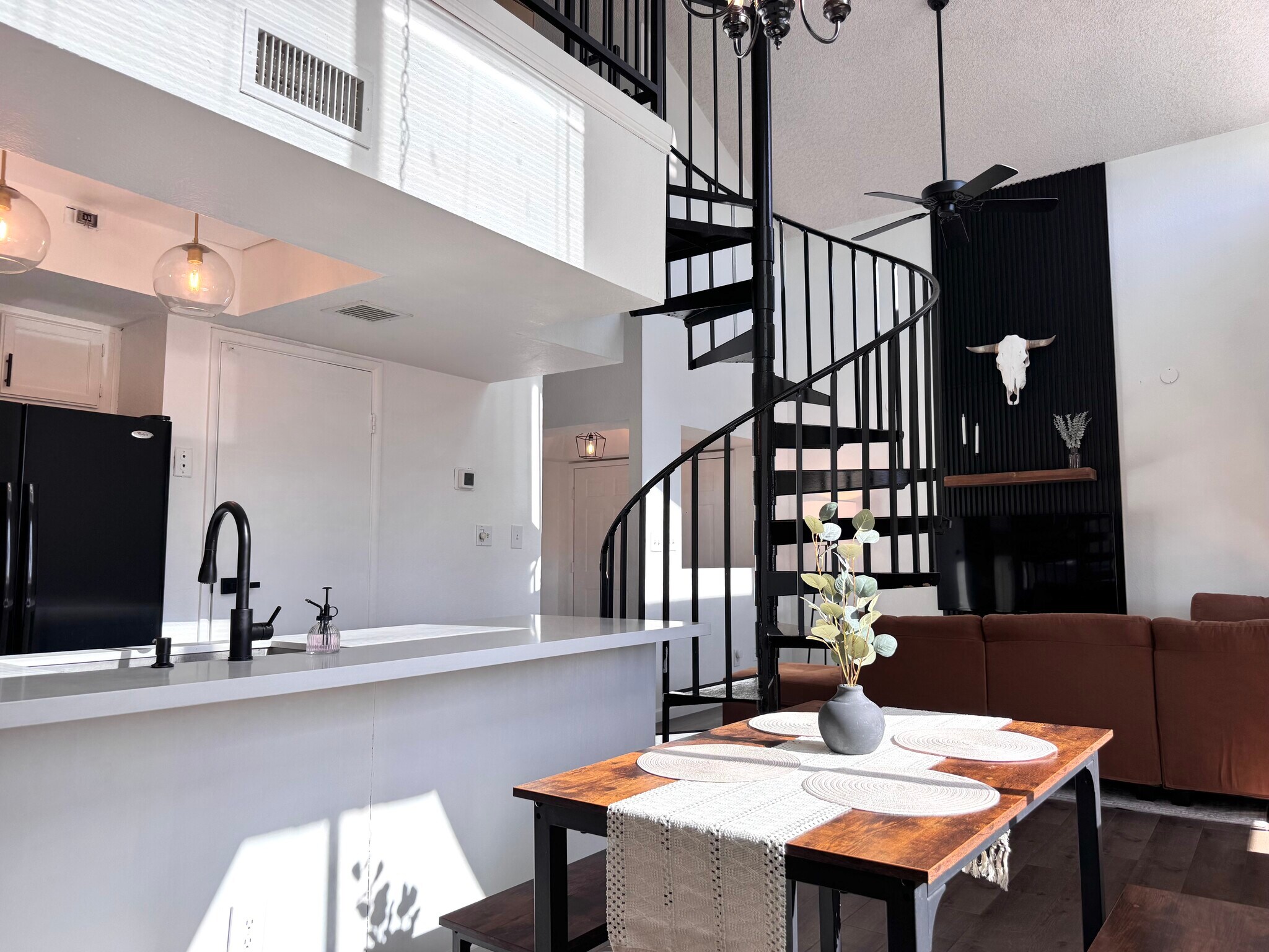 Building Photo - 18811 N 19th Ave