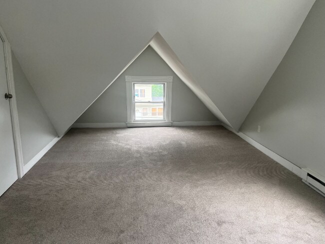 Building Photo - 9-11 Oakland Terrace