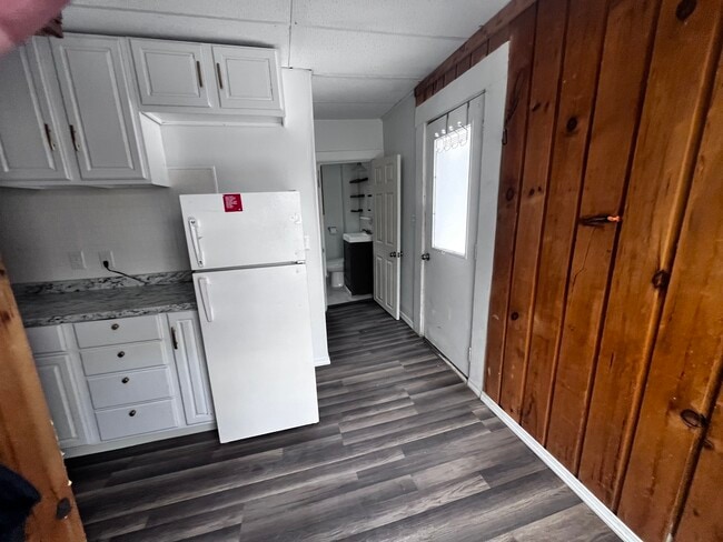 Building Photo - Railroad Street_12