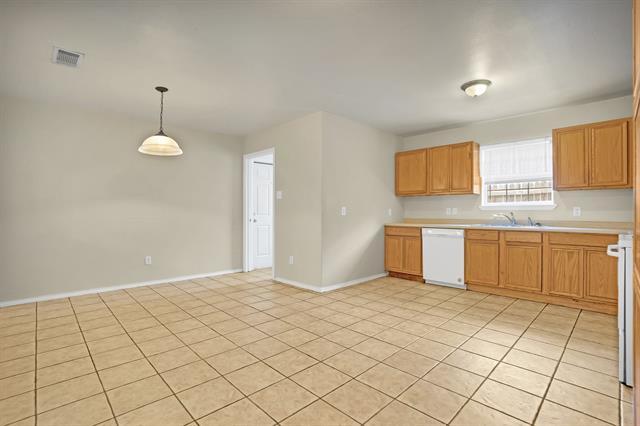Building Photo - 560 Perch Rd