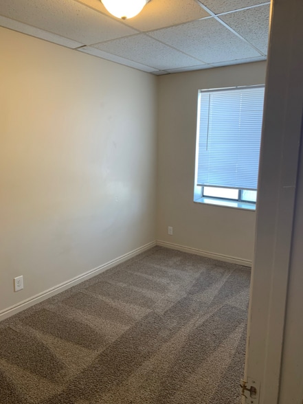 Building Photo - 57 W Vine St