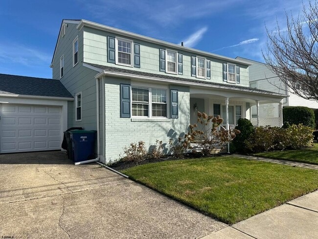 Building Photo - 611 N Delavan Ave