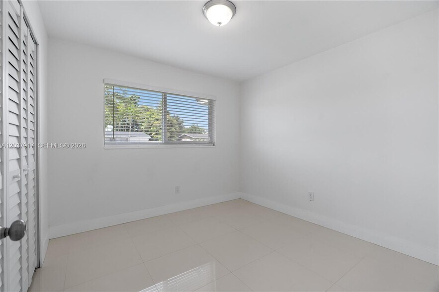 Building Photo - 10501 SW 53rd St