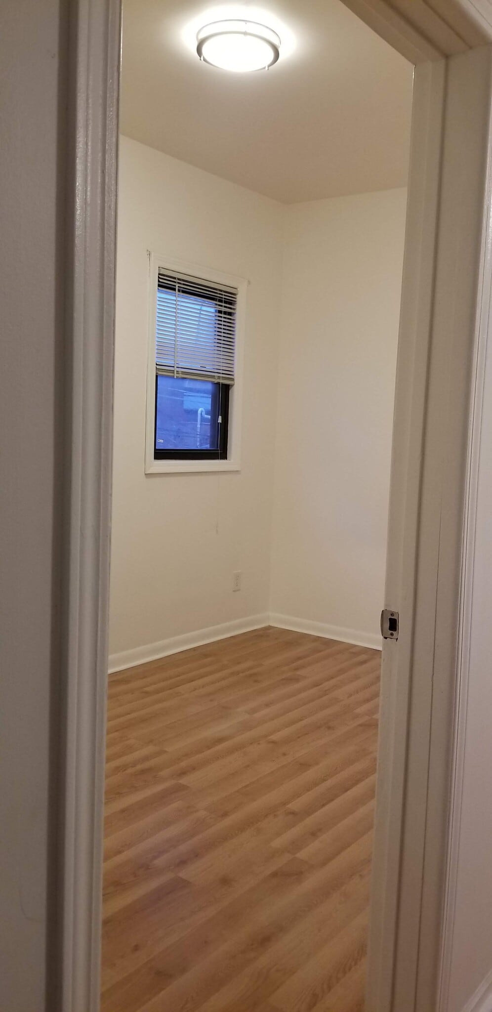 Building Photo - 4417 N Keokuk Ave