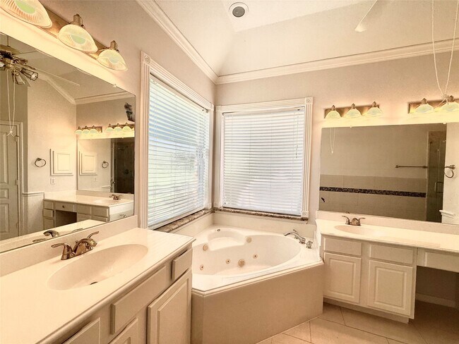 Building Photo - 12023 Flamingo Lakes Ct