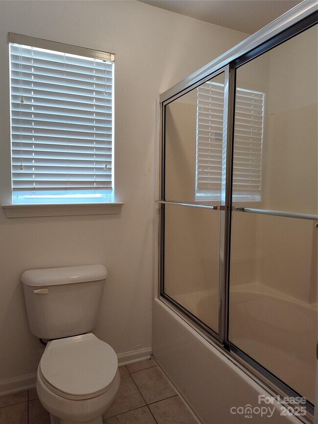 Building Photo - 552 Donatello Avenue
