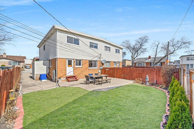Building Photo - 9084 Barberry Ln