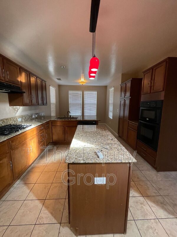 Building Photo - 3237 Winslow St