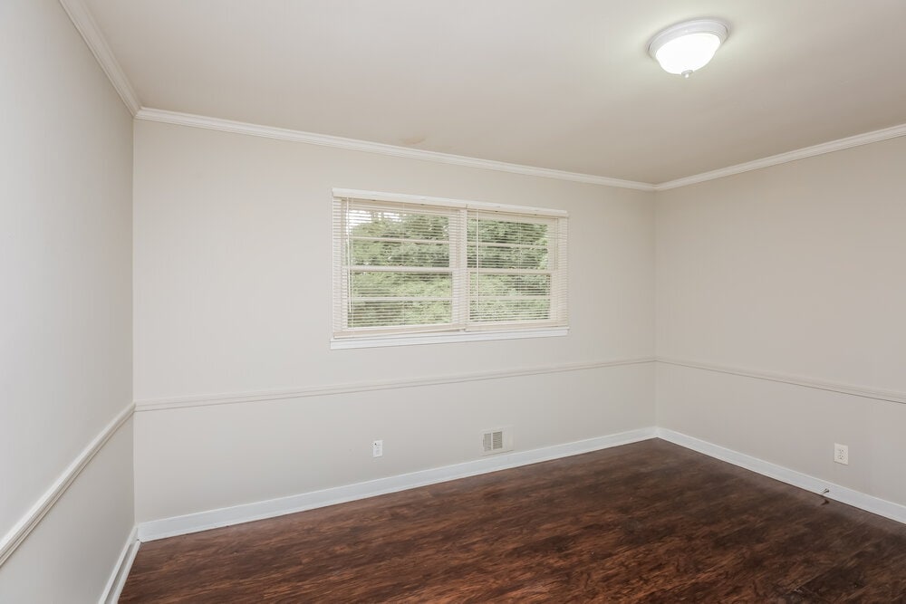 Building Photo - 1201 Valerie Woods Dr