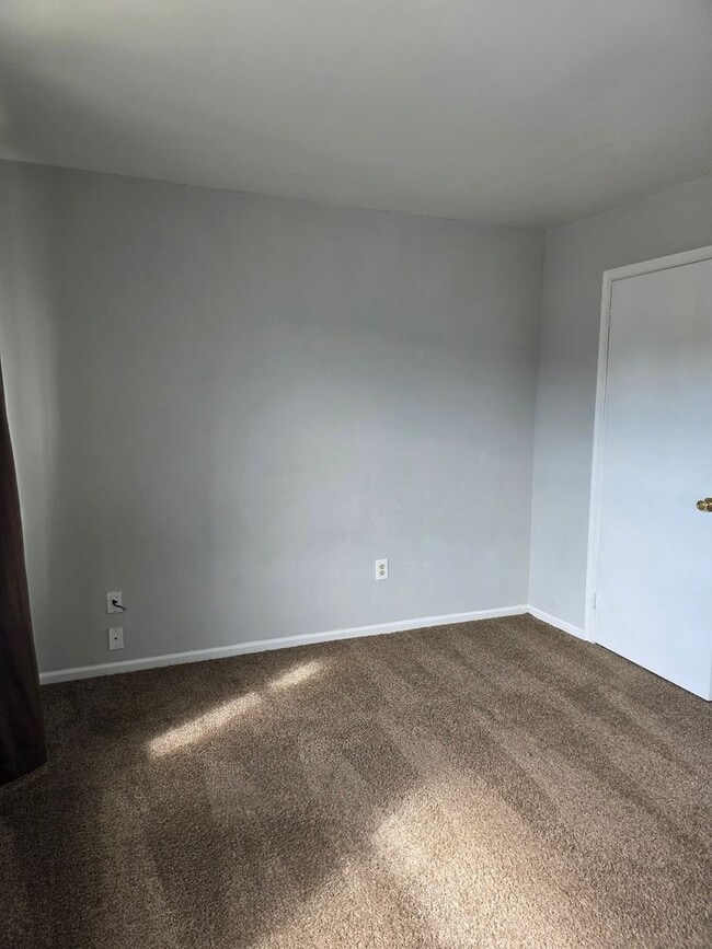 Building Photo - Townhouse in Newark/Bear Area