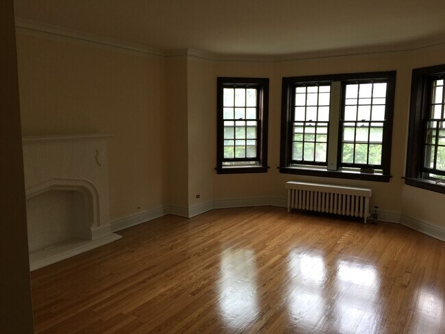 Building Photo - 706 S Maple Ave