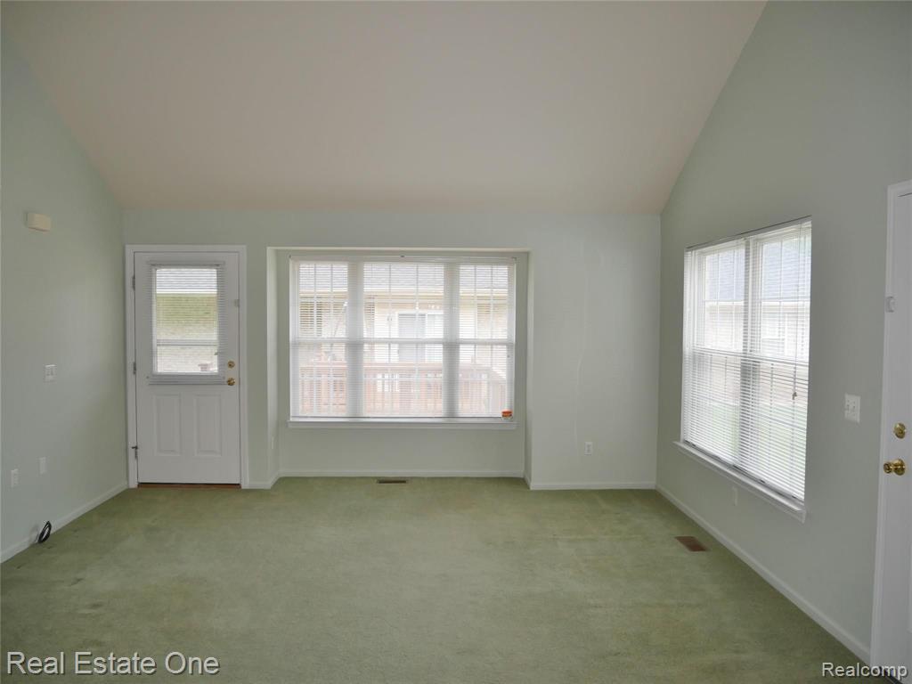 Building Photo - 5499 Seabreeze Ln
