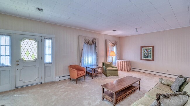 Building Photo - 549 Tuckahoe Rd