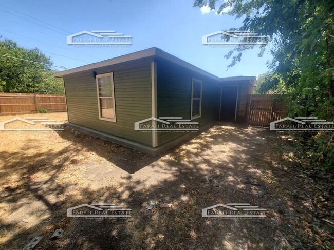 Building Photo - 3/2 Home Now Available in Fort Worth!