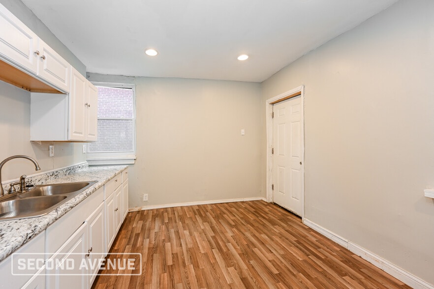 Building Photo - 3859 Vine St