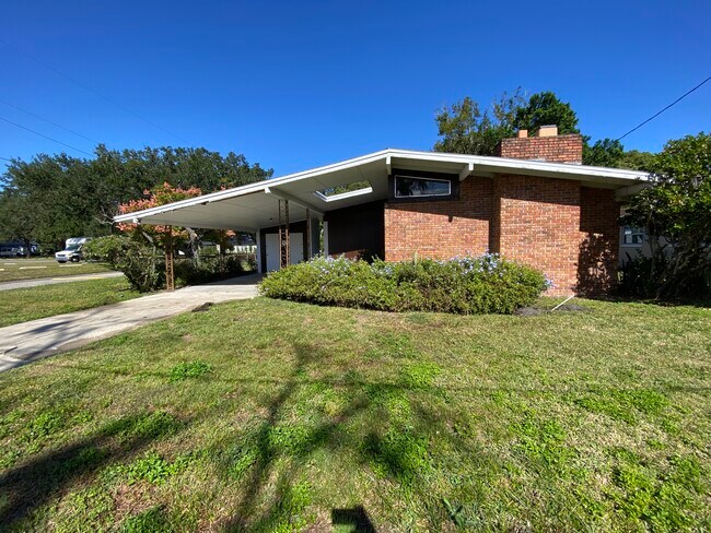 Front - 133 Clark St