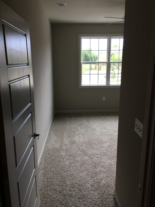 Building Photo - 15828 Valley View Dr