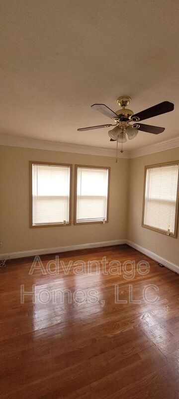 Building Photo - 4017 Bell St
