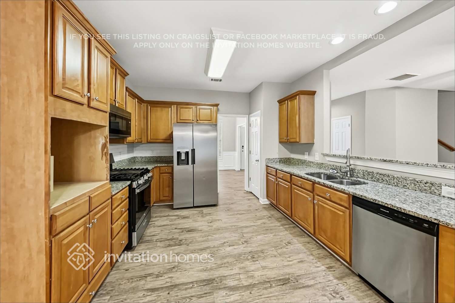 Building Photo - 8920 Watersedge Ct