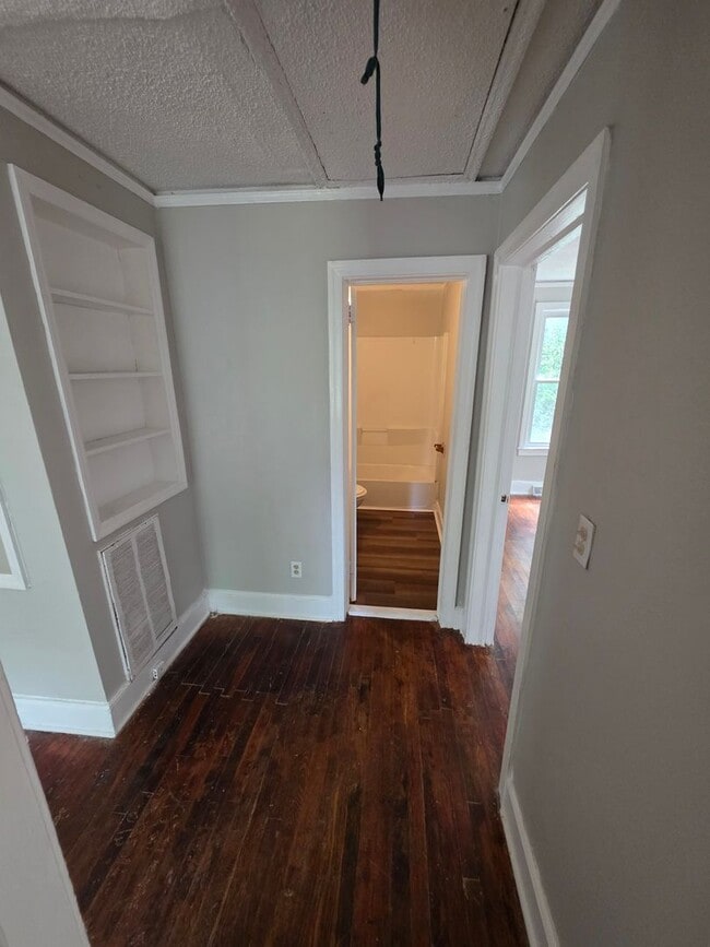 Building Photo - 1407 Jerome Dr