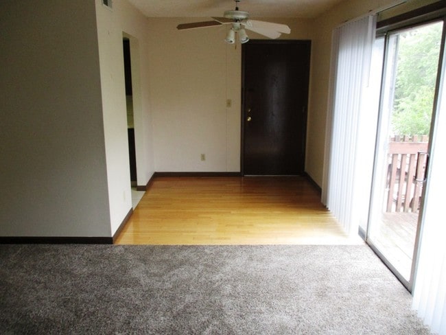 Building Photo - 320 Riley Dr