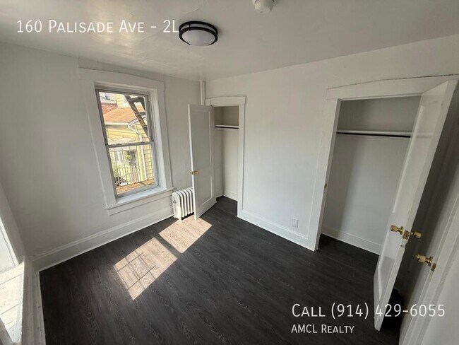 Building Photo - 160 Palisade Ave