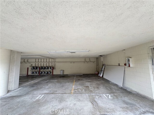 Building Photo - 251 N Oakland Ave