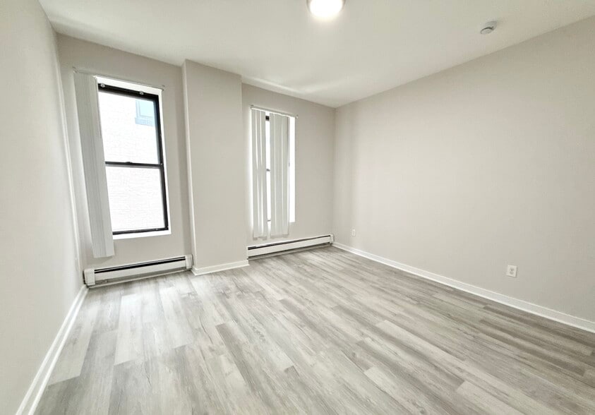 Building Photo - 63 Ruggles St