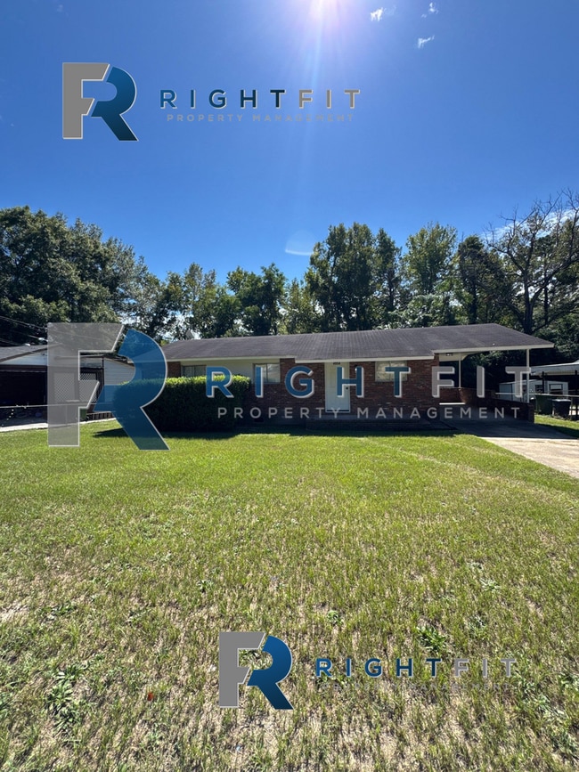 Building Photo - Lovely Ranch Style Home