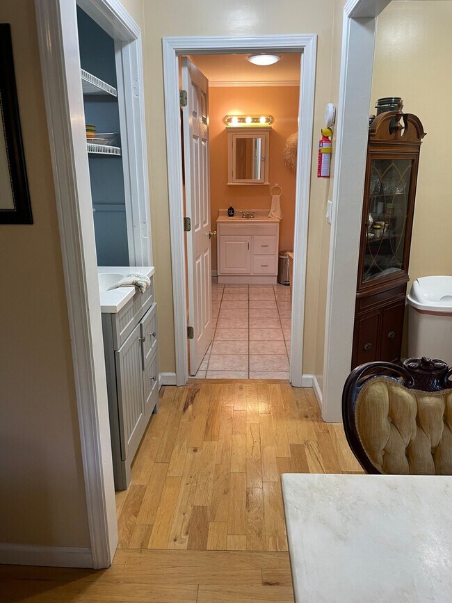 Building Photo - 198 Schools Dr