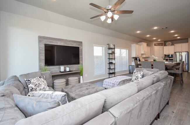 Building Photo - 31443 Splitting Willow Ln