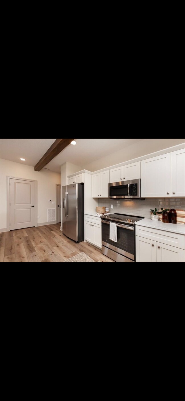 Building Photo - 6460 Galleria Dr