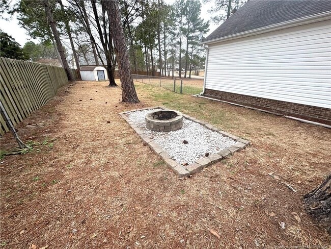 Building Photo - 1050 Roundabout Rd