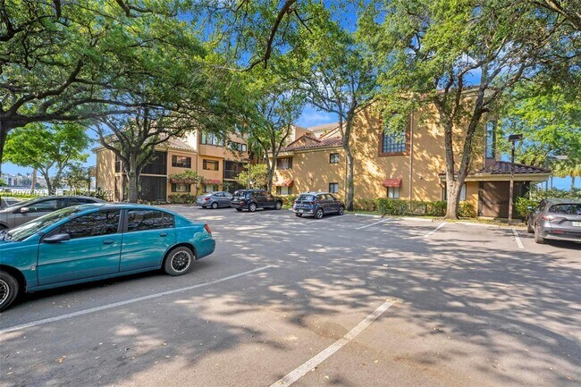 Building Photo - 15545 N Miami Lakeway