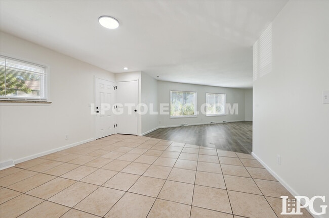 Building Photo - 2203 Glendale Ave