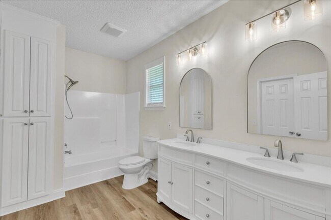 Building Photo - 3 Bed/2 Bath Home within Walking Distance to Richmond Hill Schools