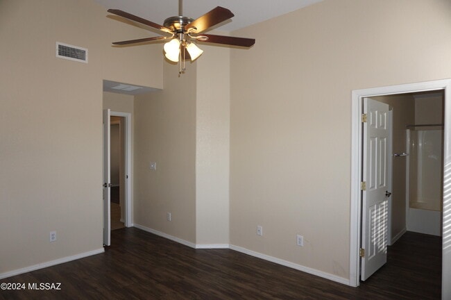 Building Photo - 2201 S St Suzanne Dr