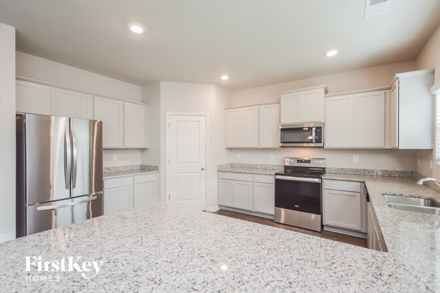 Building Photo - 1226 Brookstone Cir