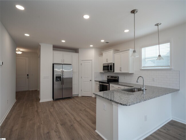 Building Photo - 30 Thorne St