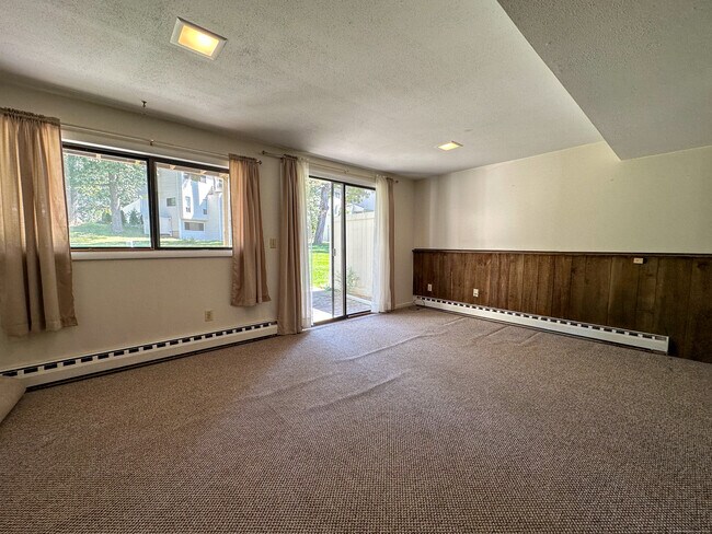 Building Photo - 52 Currier Way