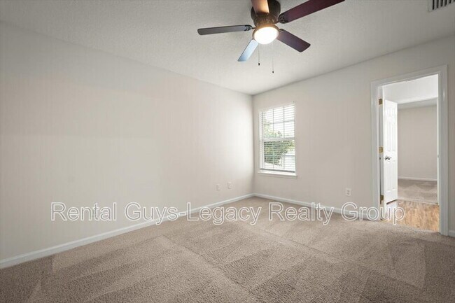 Building Photo - 512 Southbranch Dr