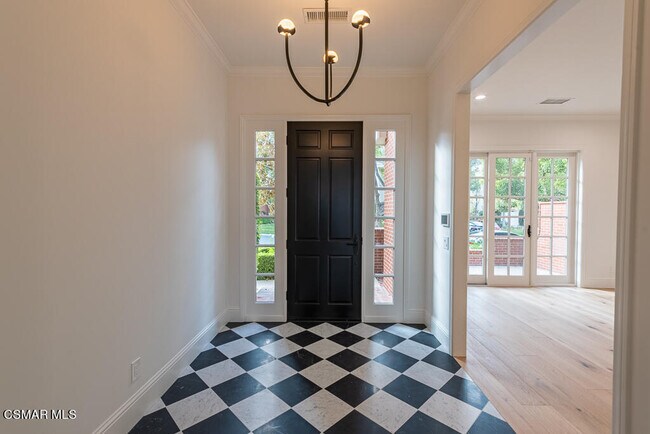 Building Photo - 2390 Crombie Ct