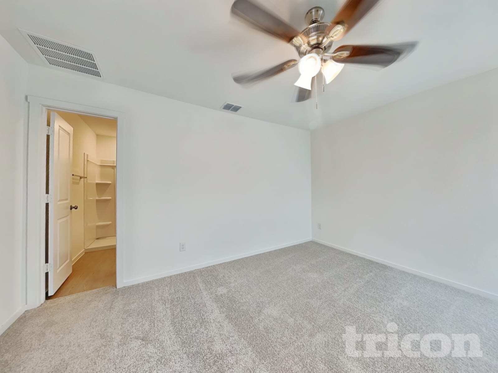 Building Photo - 827 Ponderosa Ln